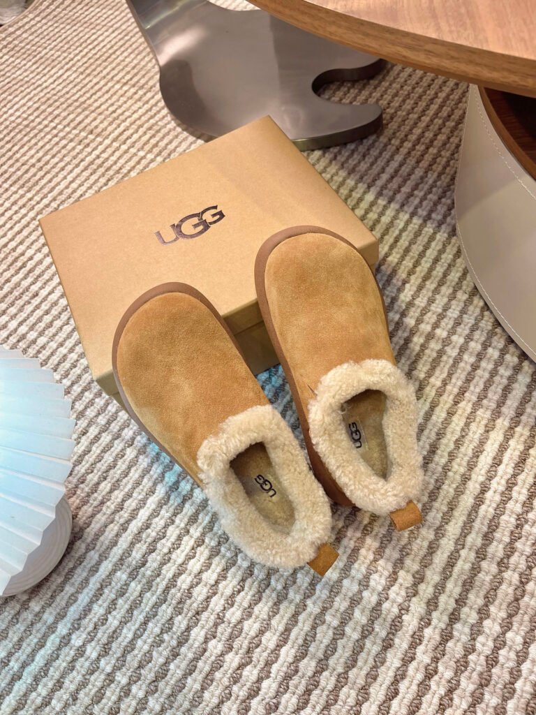 UGG Unisex Platform Sneakers detail image 3