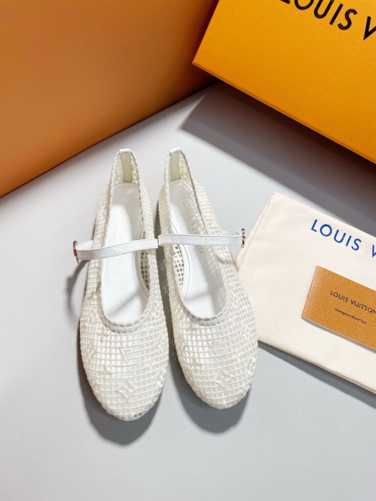 Louis Vuitton Unisex Sneakers detail image 3