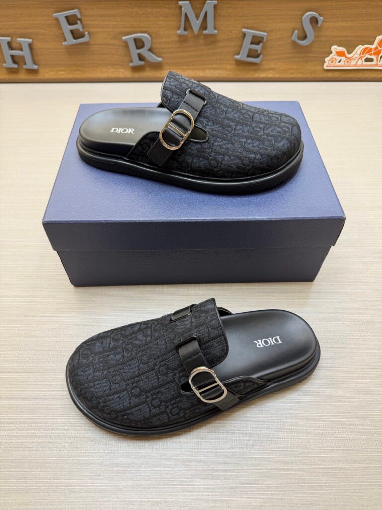 Louis Vuitton Men's Sneakers detail image 3
