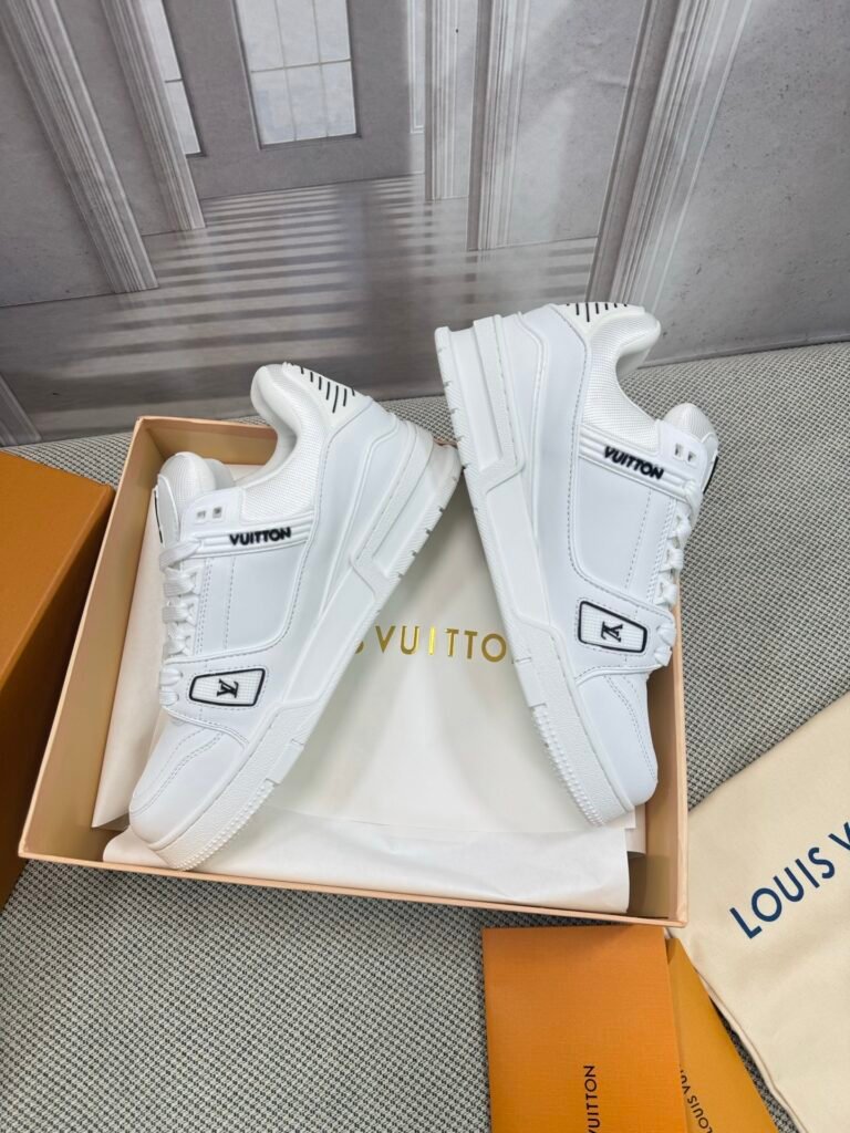 Louis Vuitton Unisex Basketball Sneakers detail image 3