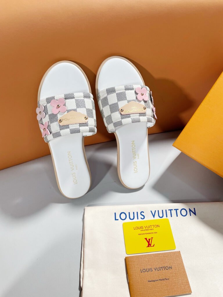 Louis Vuitton Women's Sneakers detail image 3