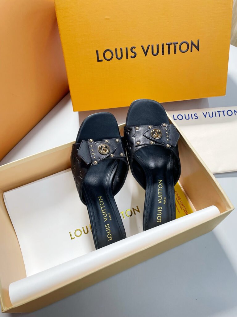 Louis Vuitton Unisex Leather-Sole Shoes detail image 3
