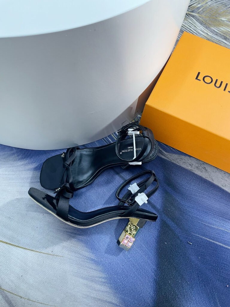 Louis Vuitton Women's High-Heel Pumps detail image 3