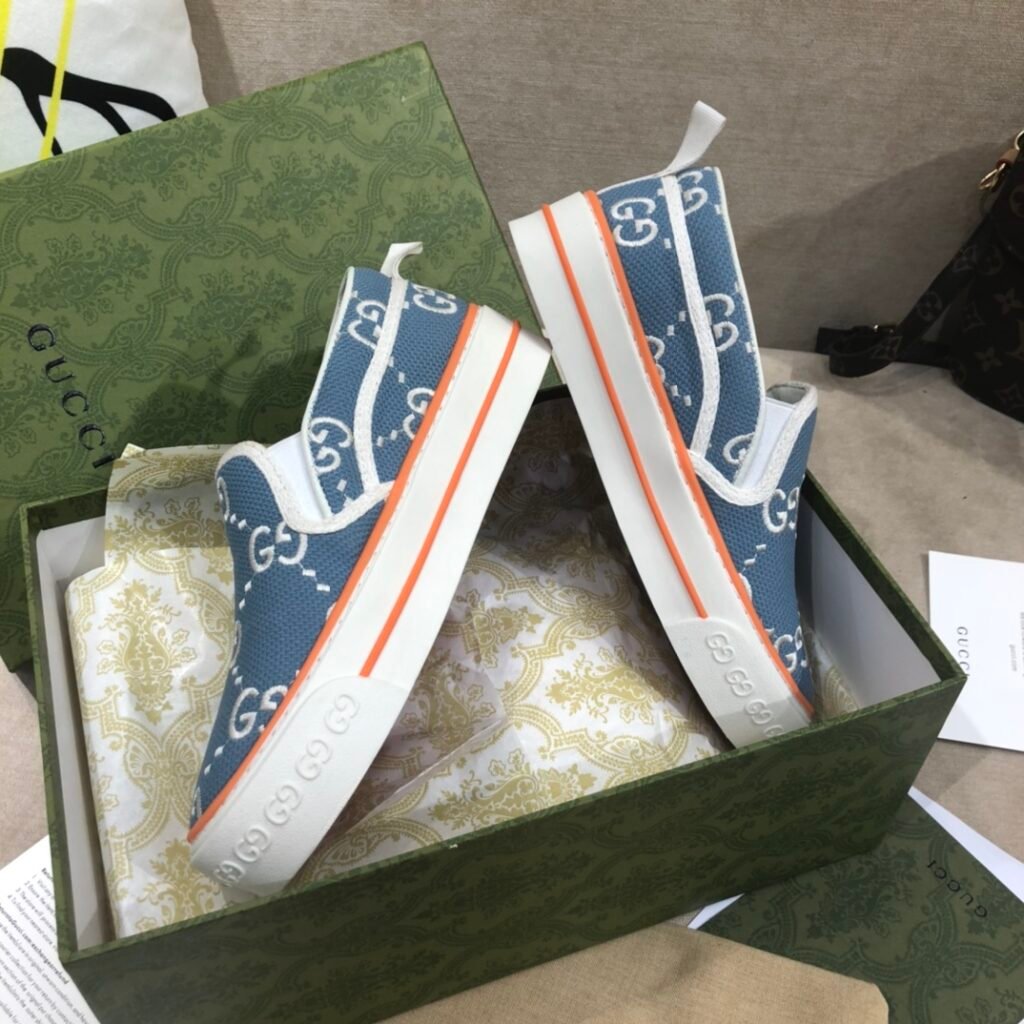 Gucci Unisex Loafers detail 3