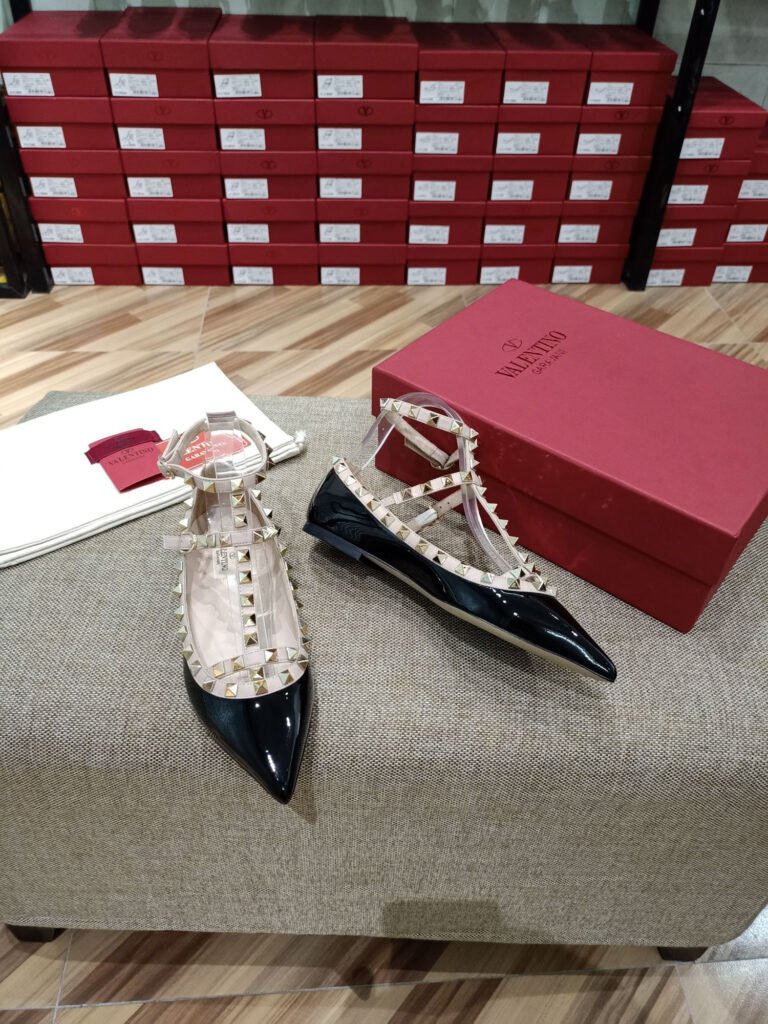 Valentino Garavani Unisex Sneakers detail image 3