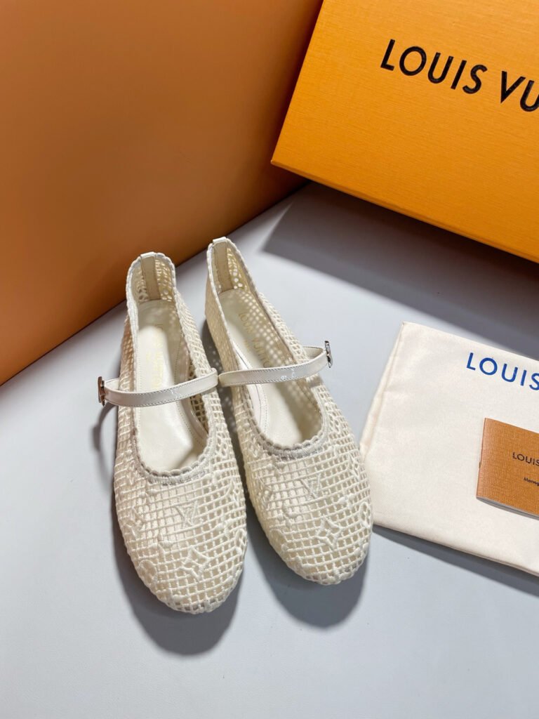 Louis Vuitton Unisex Sneakers detail image 3
