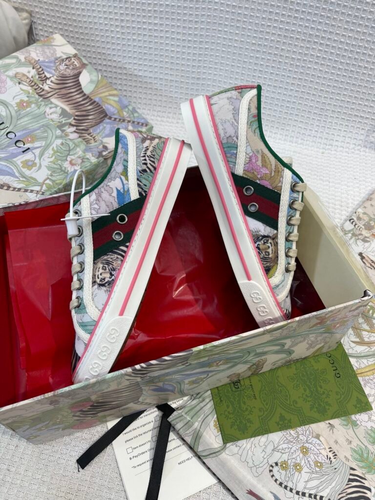 Gucci Unisex High-Top Sneakers detail 3