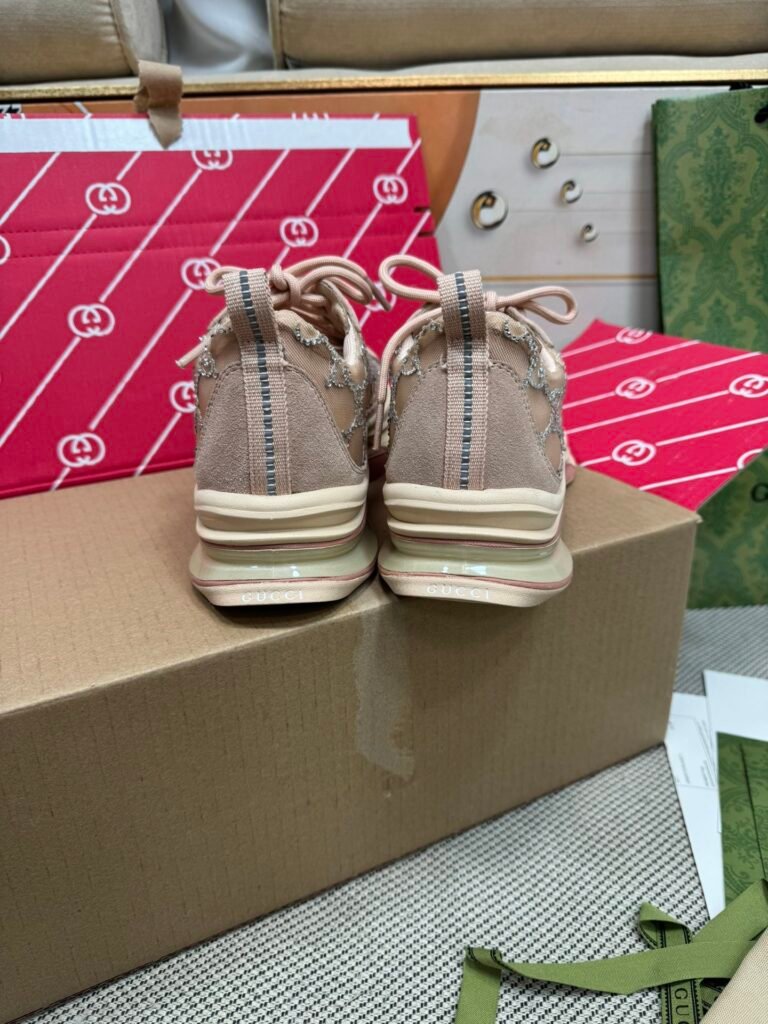 Gucci Unisex Chunky Sneakers detail image 3