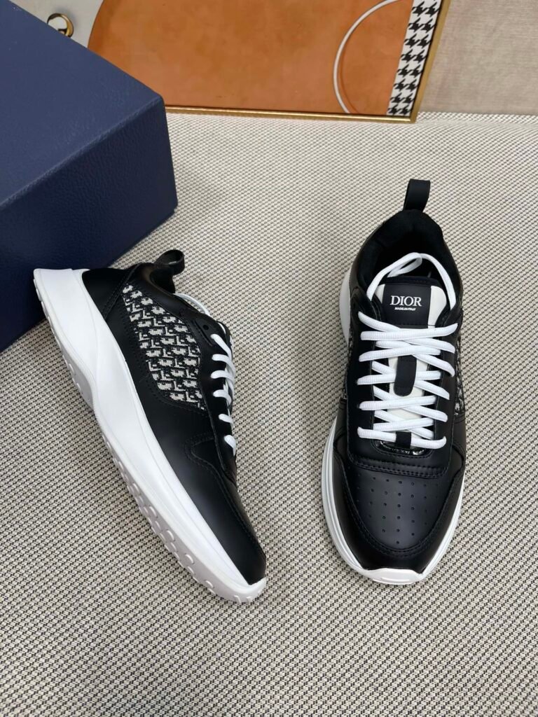 Dior Unisex Chunky Sneakers detail image 3