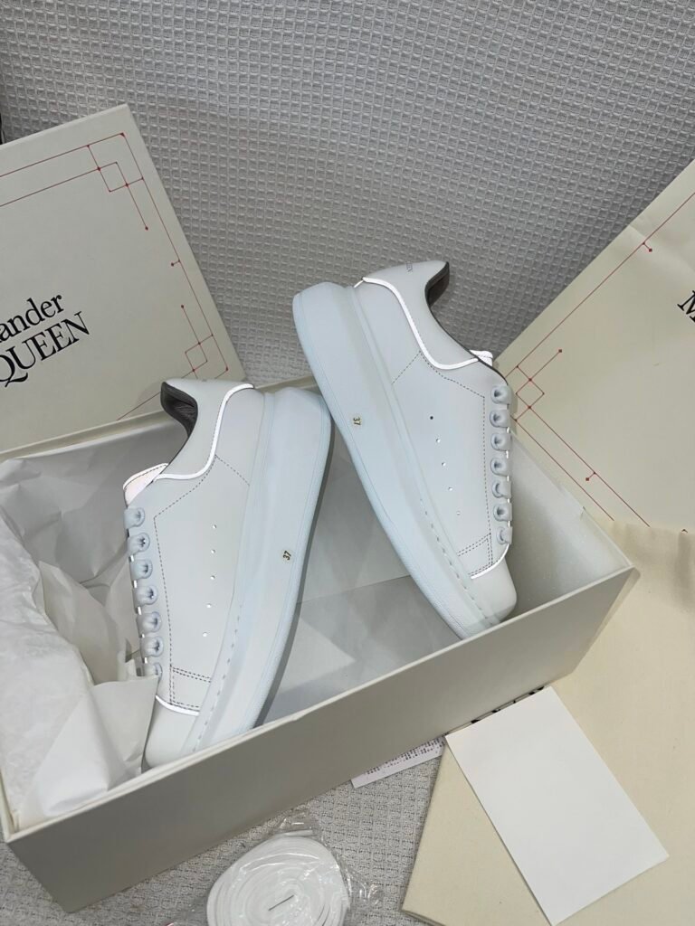 Alexander McQueen Unisex White Low-Top Sneakers detail 3