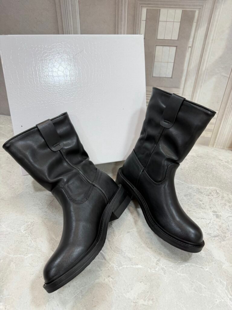 MM6 Maison Margiela Unisex Boots detail image 3