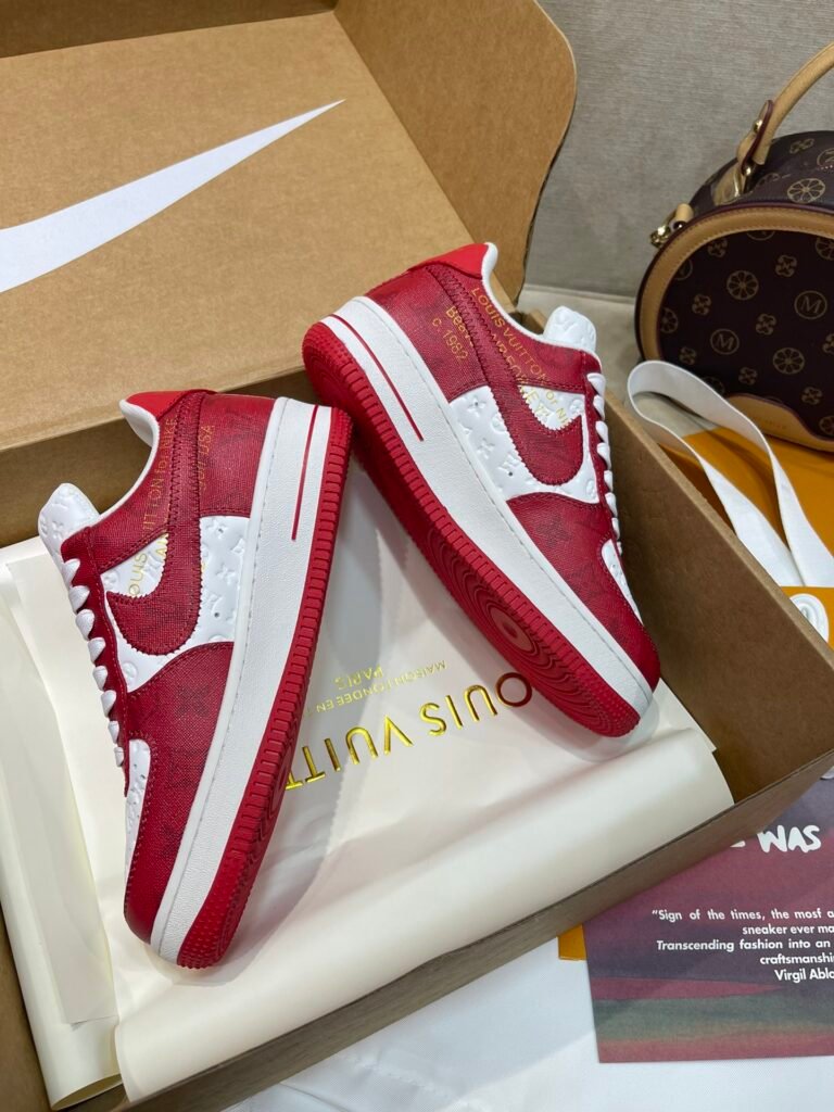 Louis Vuitton Unisex Athletic Sneakers detail 3