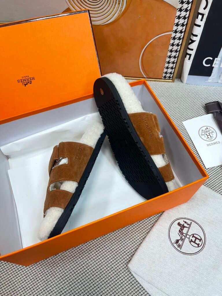 Hermès Unisex Shearling Shoes detail 3