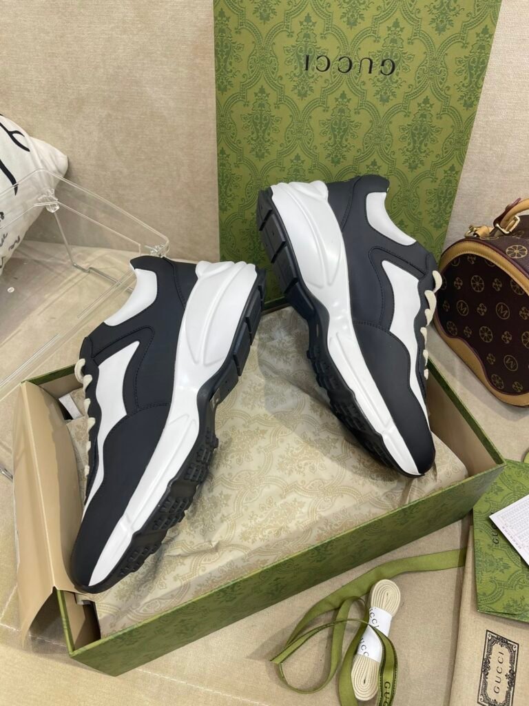 Dior Unisex Chunky Sneakers detail image 3