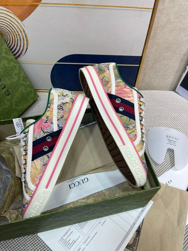 Gucci Unisex Tennis Sneakers detail image 3