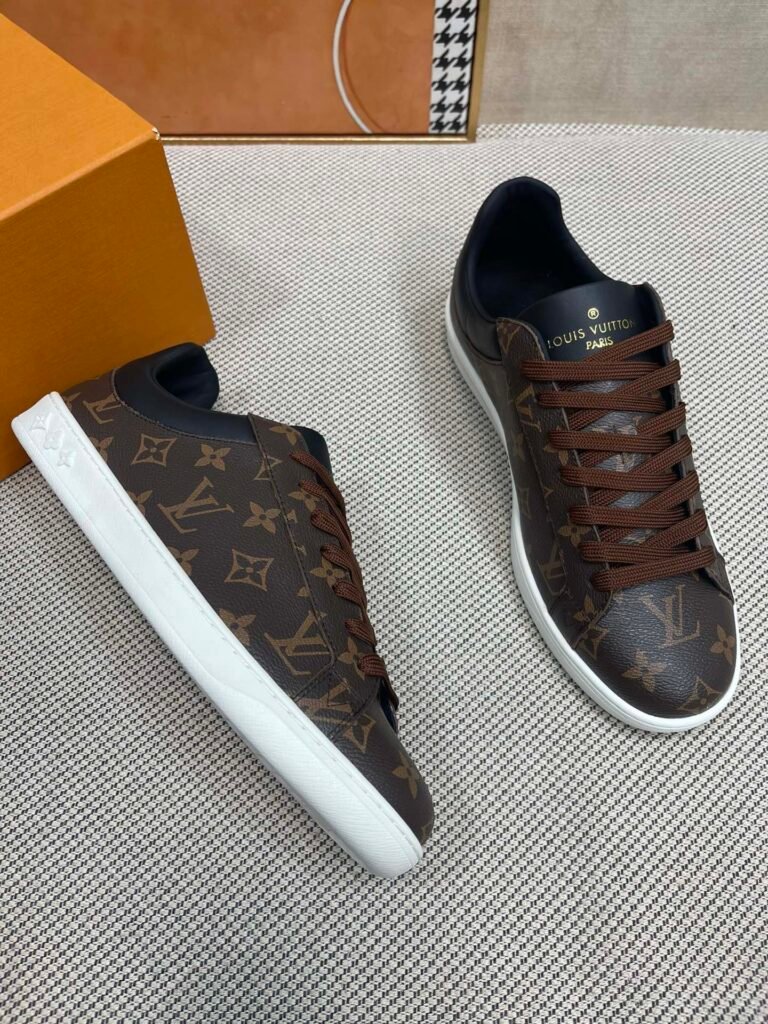 Louis Vuitton Men's White Low-Top Sneakers detail image 3