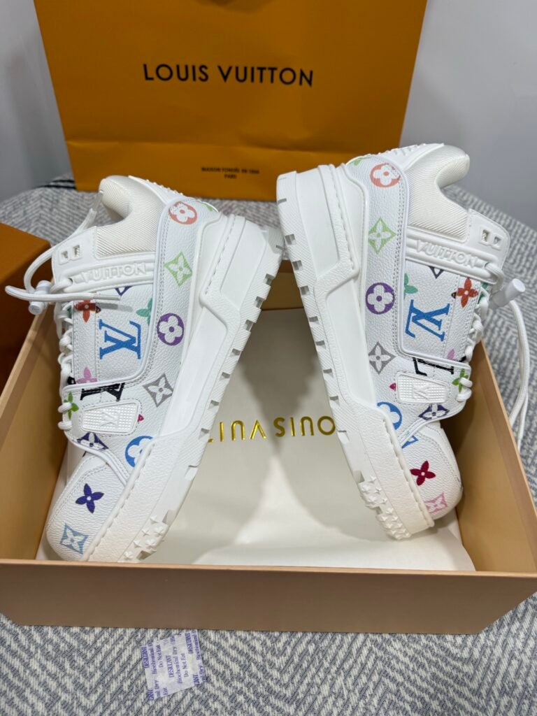 Louis Vuitton Unisex Chunky Sneakers detail 3