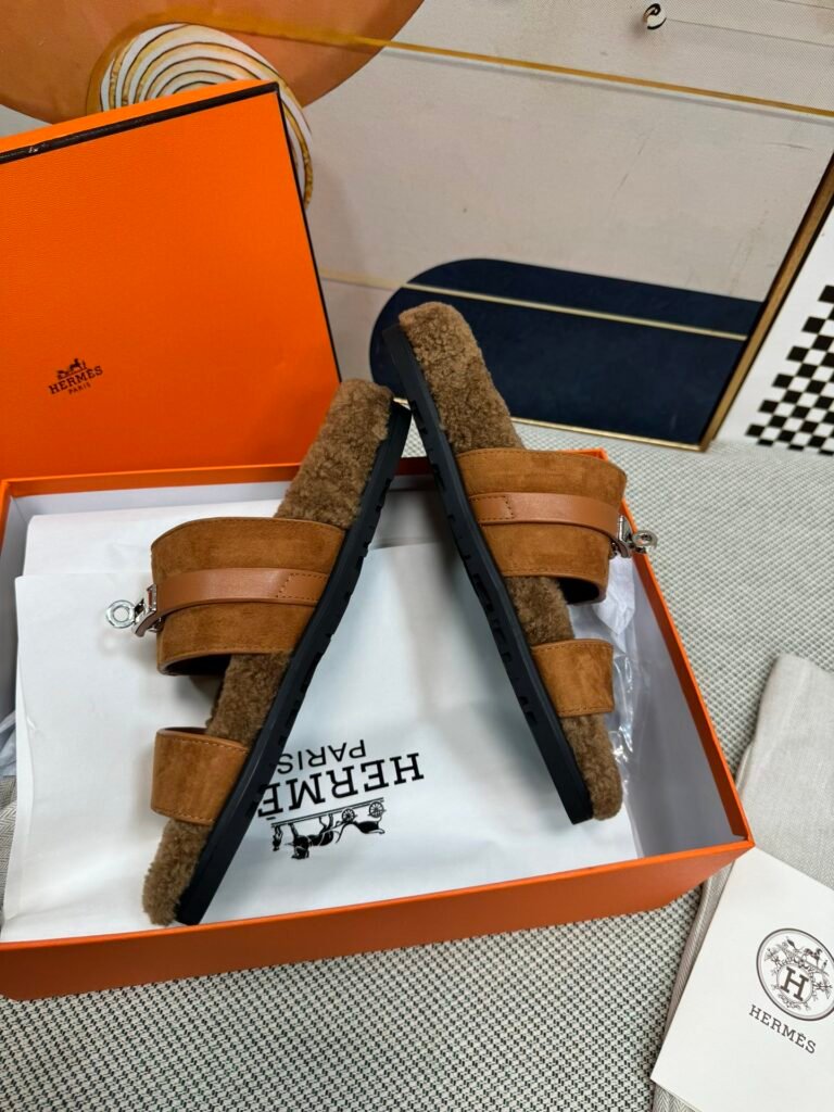 Hermès Unisex Shearling Shoes detail 3