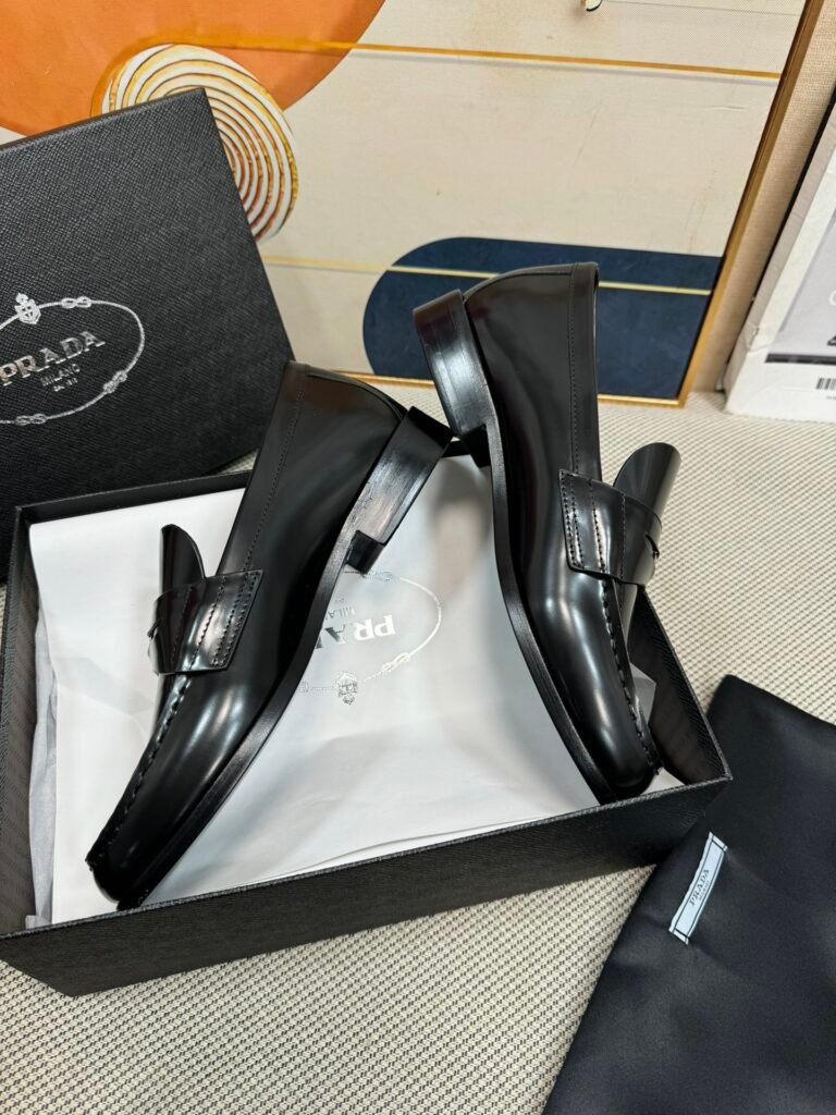 Dior Men's Loafers detail image 3