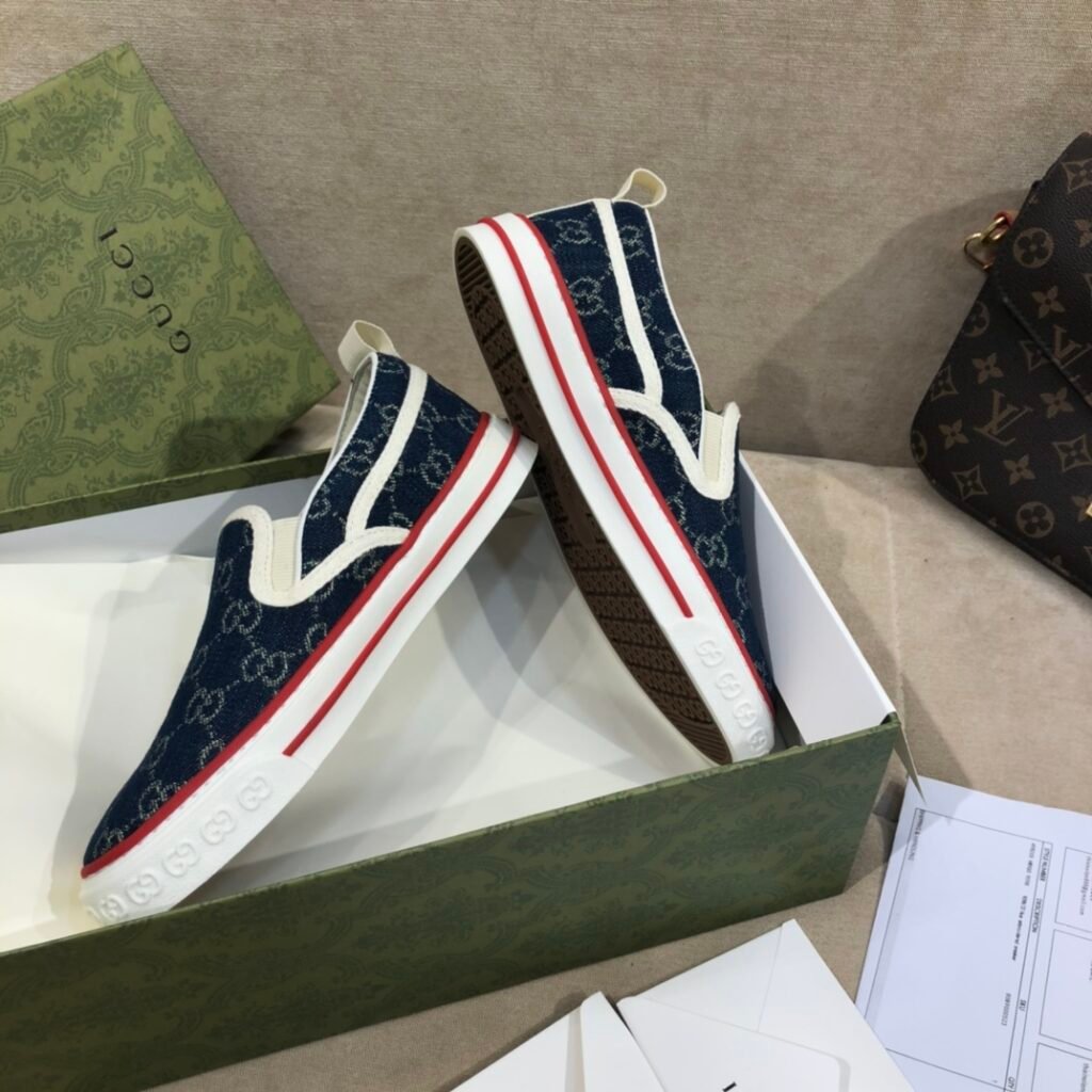 Gucci Unisex Loafers detail 3