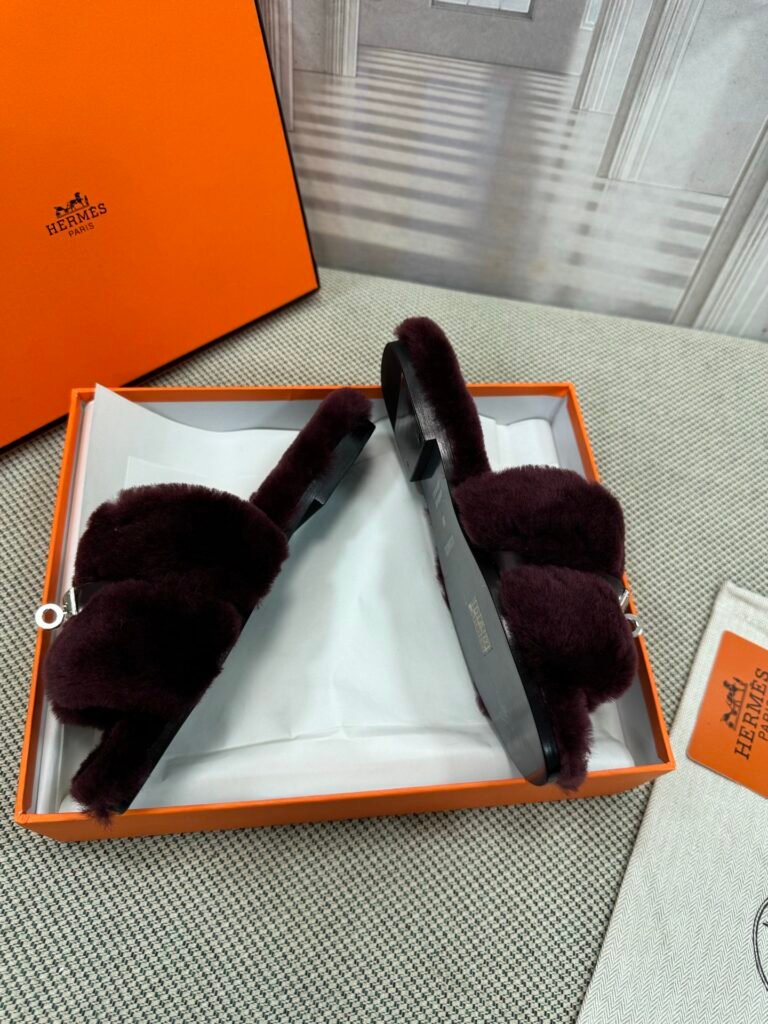 Hermès Unisex Slides detail 3