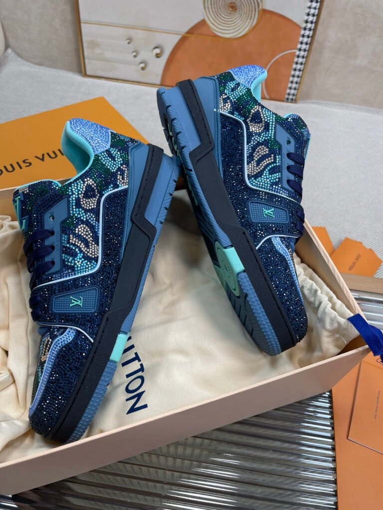 Louis Vuitton Unisex Low-Top Sneakers detail image 3