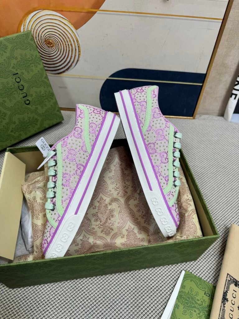 Gucci Unisex Crystal-Embellished Sneakers detail image 3