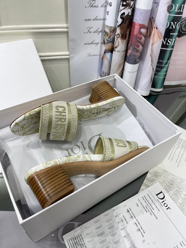 Dior Unisex Slides detail 3