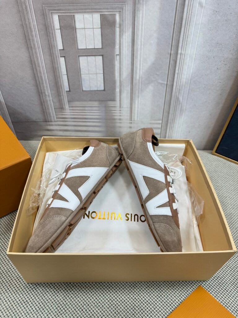 Louis Vuitton Unisex Driving Loafers detail 3