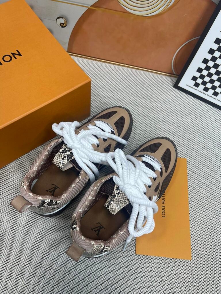 Louis Vuitton Unisex Chunky Sneakers detail 3