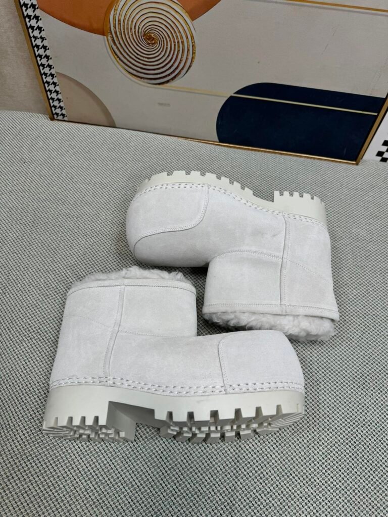Balenciaga Unisex Snow Boots detail 3