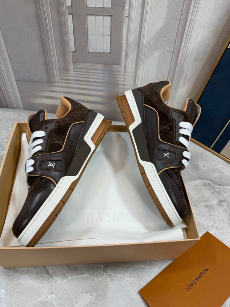 Louis Vuitton Unisex Basketball Sneakers detail image 3