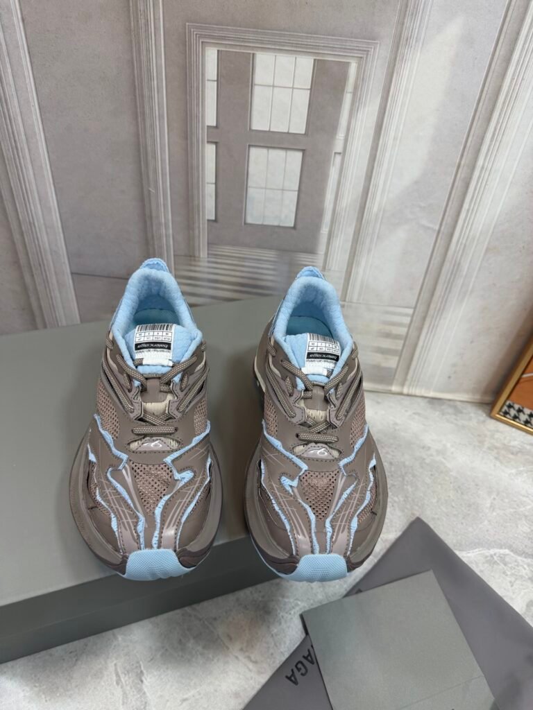 Balenciaga Unisex Distressed Sneakers detail image 3