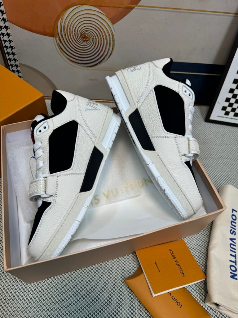 Louis Vuitton Unisex Basketball Sneakers detail 3