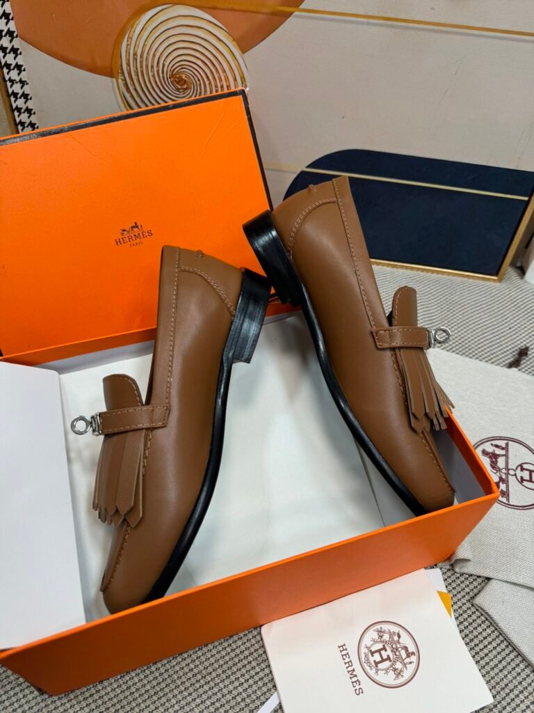 Hermès Unisex Loafers detail 3