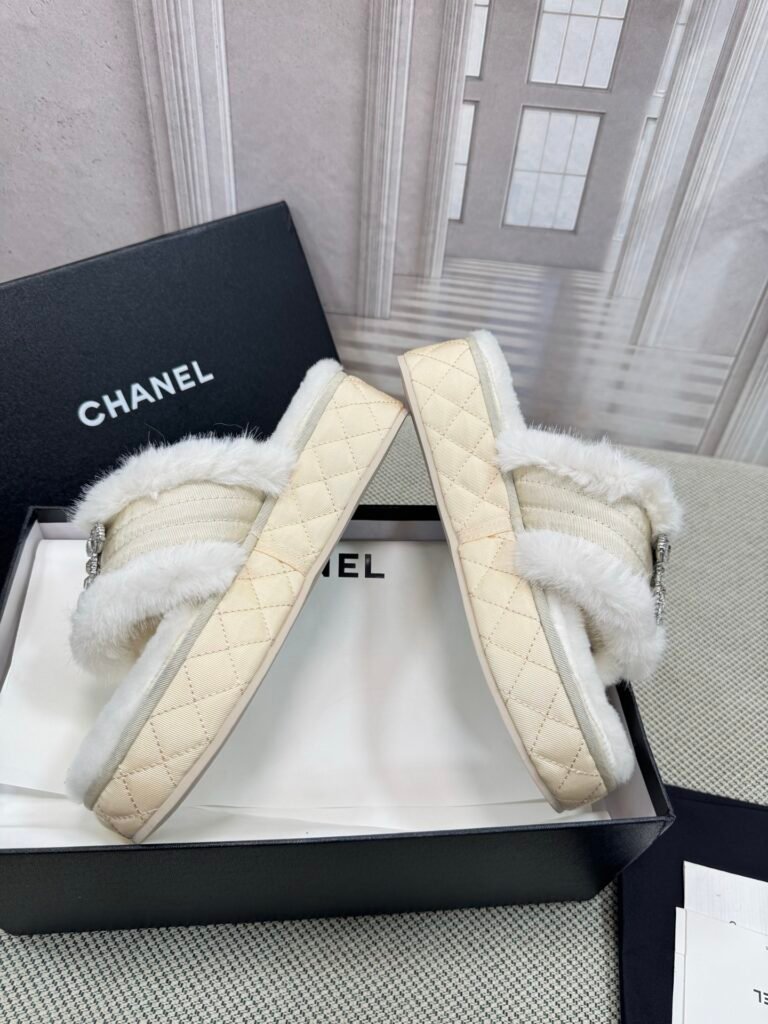Chanel Unisex Slides detail 3