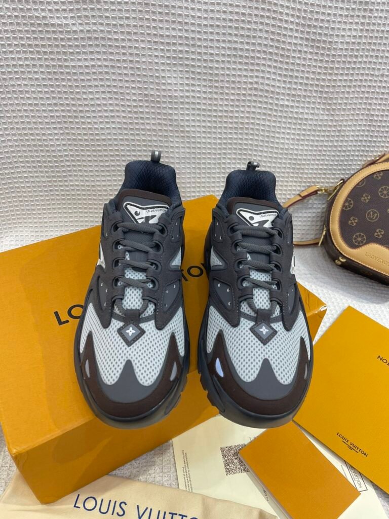 Louis Vuitton Unisex Athletic Sneakers detail image 3