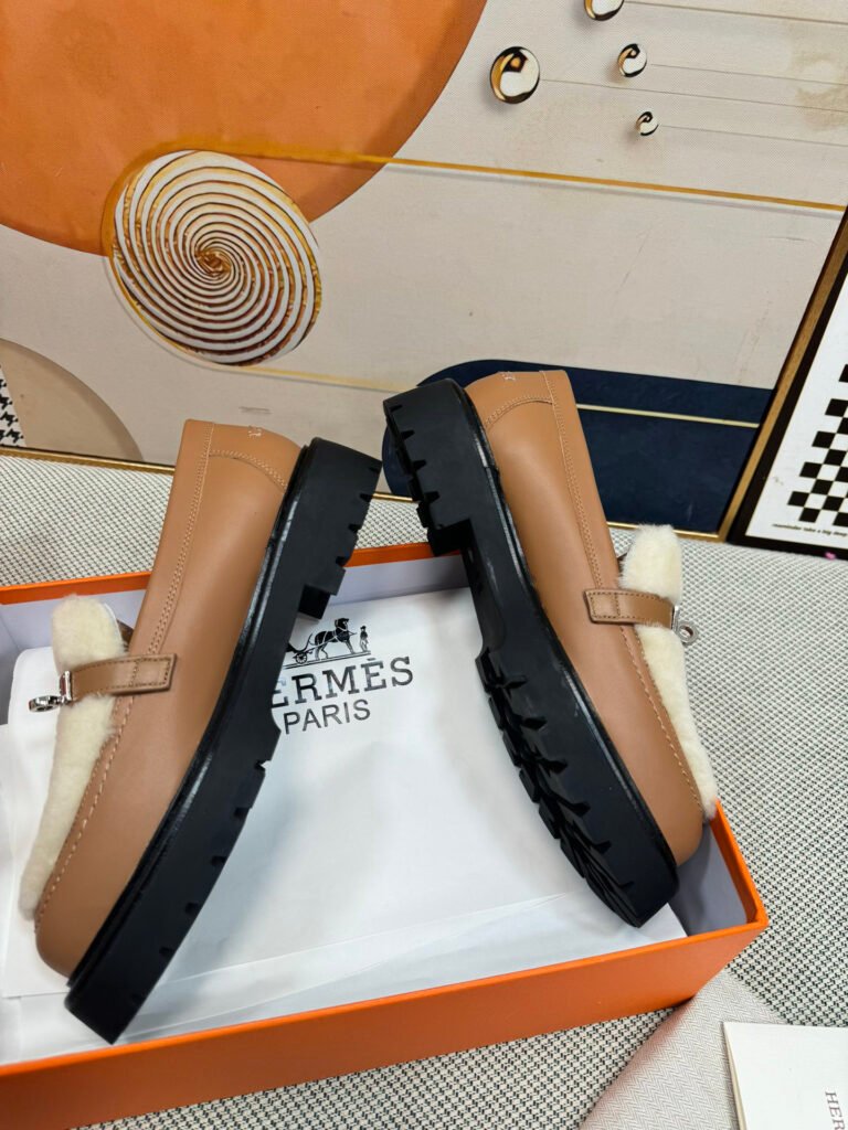 Hermès Unisex Loafers detail 3