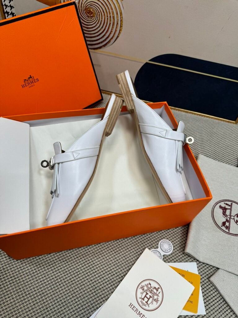 Hermès Unisex Loafers detail 3