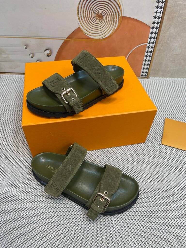 Louis Vuitton Unisex Sandals detail 3