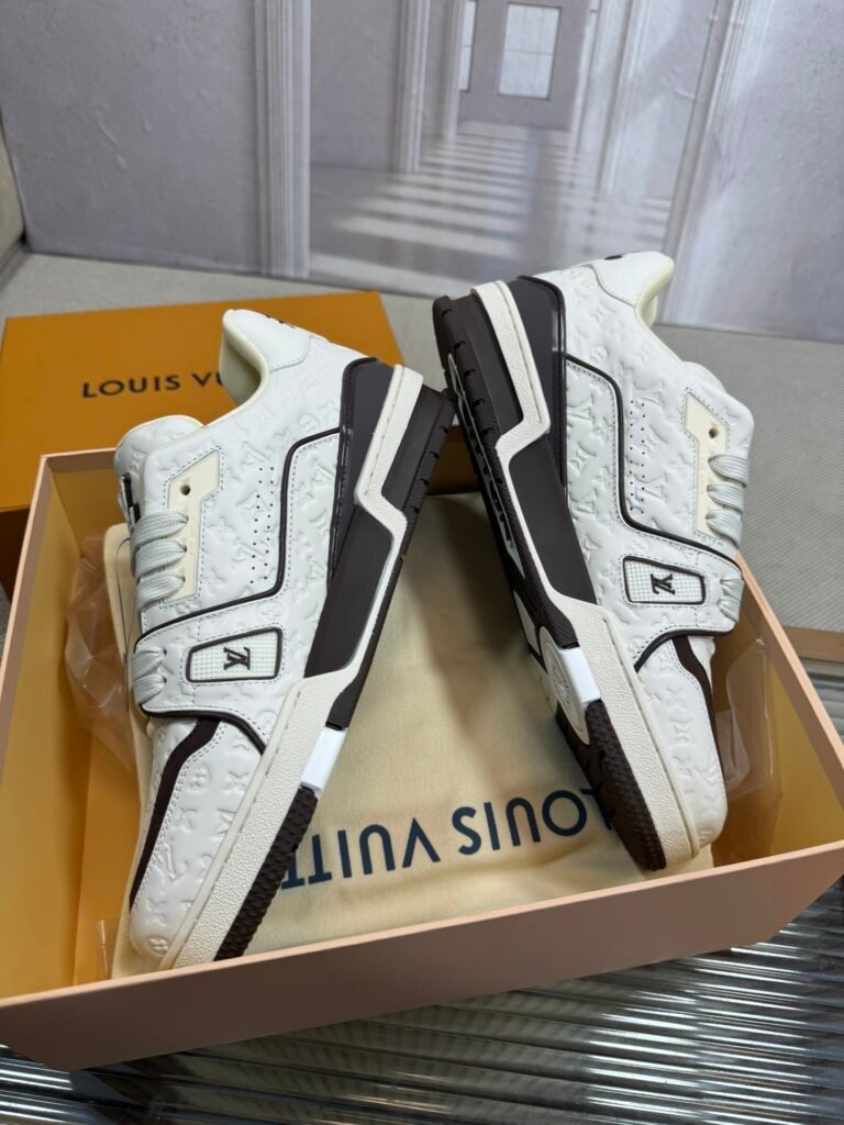 Louis Vuitton Unisex Basketball Sneakers detail 3