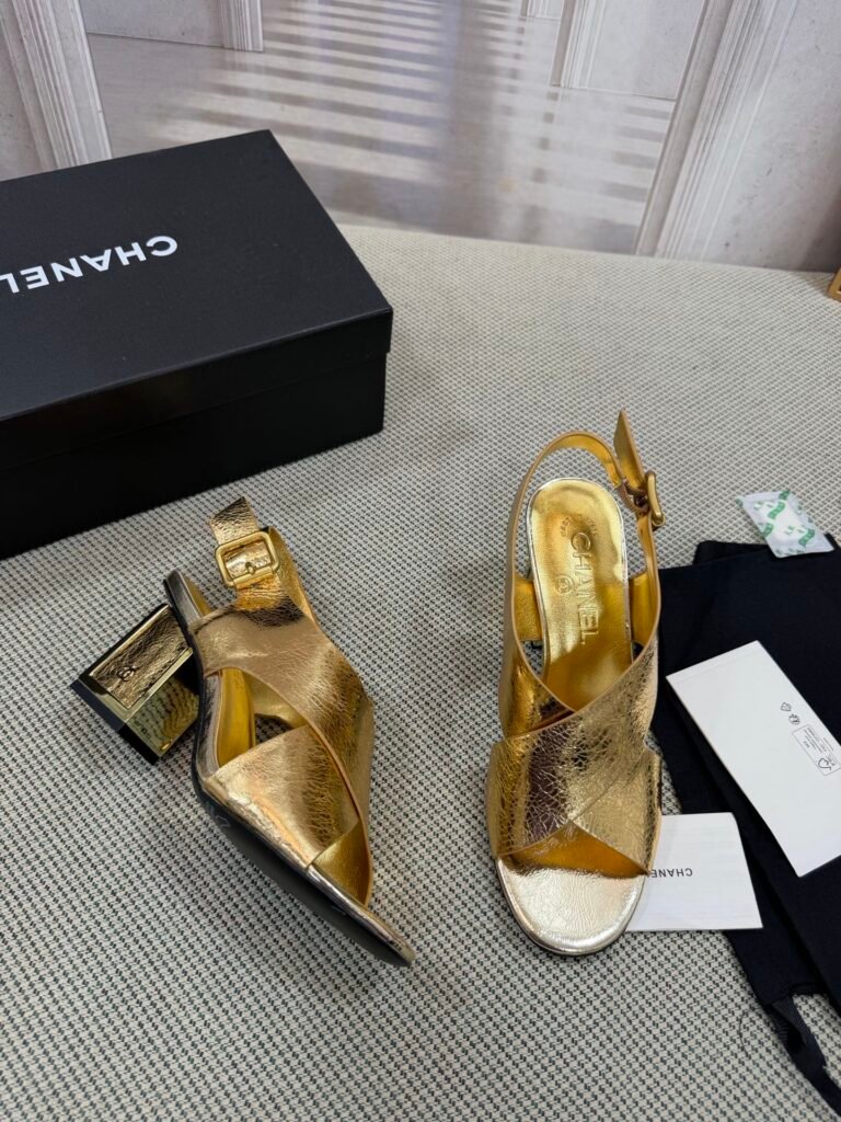 Louis Vuitton Women's High-Heel Pumps detail 3