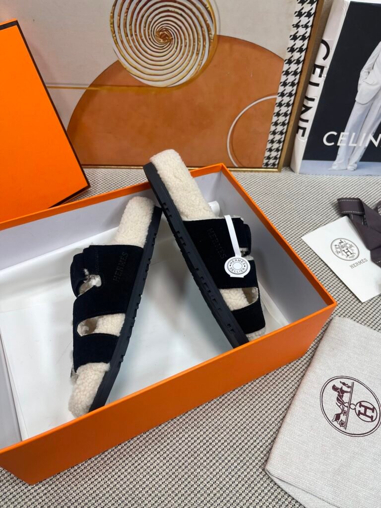 Hermès Unisex Shearling Shoes detail 3