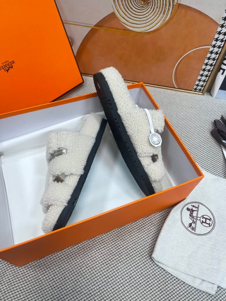 Hermès Unisex Slides detail 3