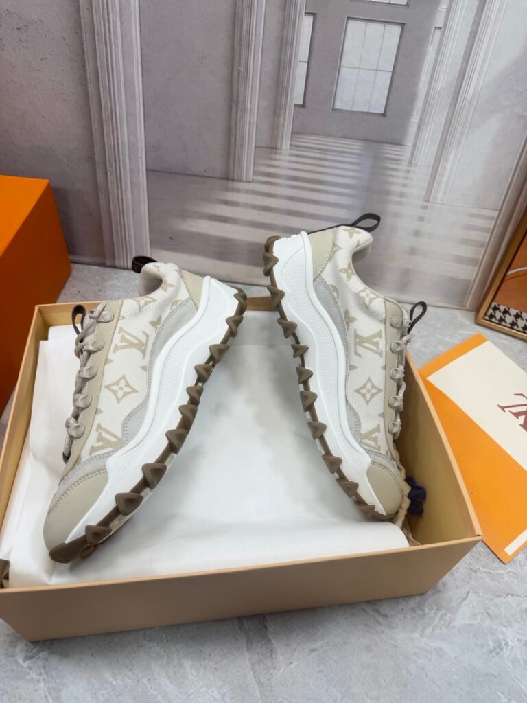 Louis Vuitton Unisex Athletic Sneakers detail 3