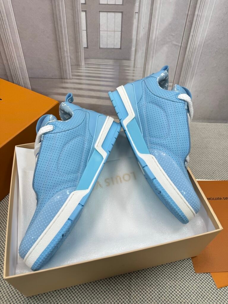 Louis Vuitton Unisex Chunky Sneakers detail 3