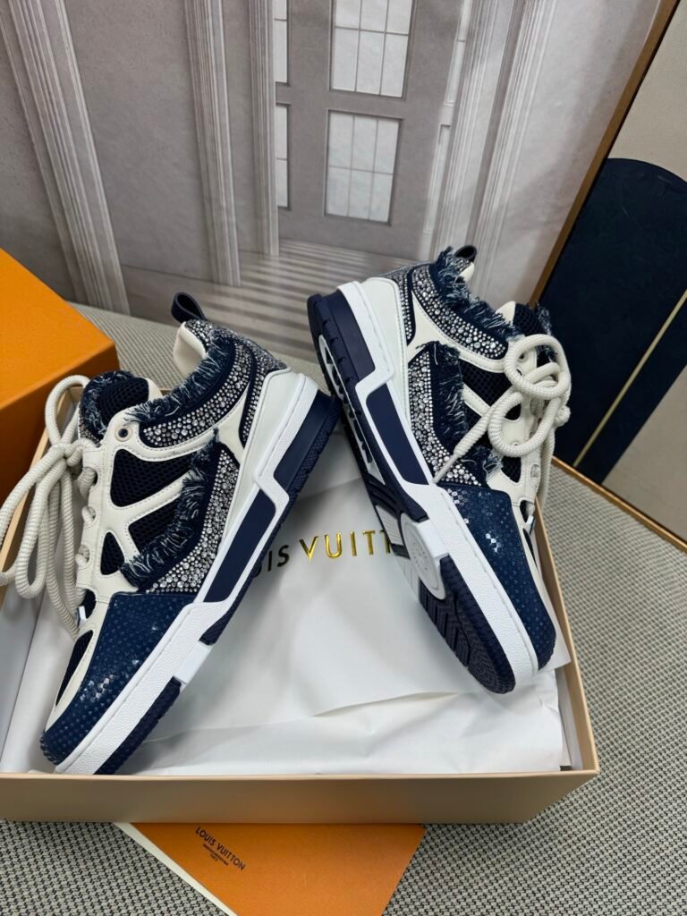 Louis Vuitton Unisex Chunky Sneakers detail 3