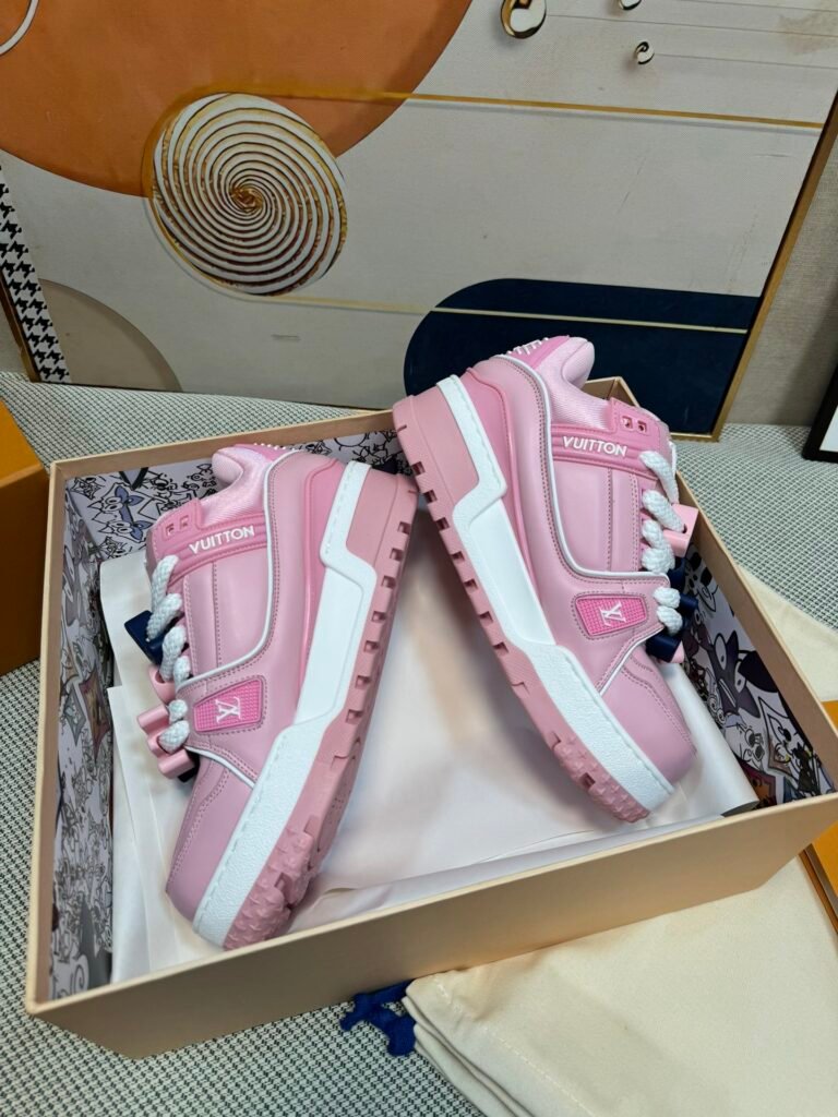 Louis Vuitton Unisex Chunky Sneakers detail 3