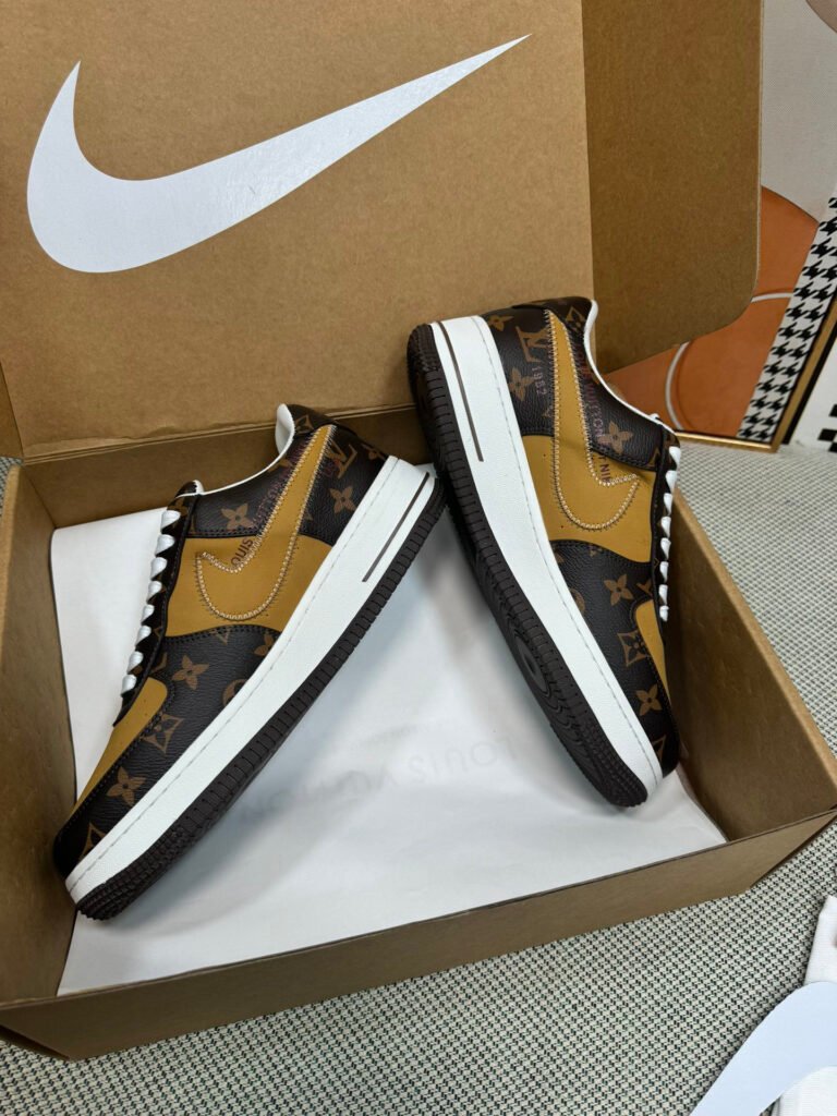 Louis Vuitton Unisex Athletic Sneakers detail image 3