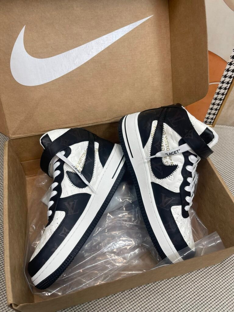Louis Vuitton Unisex High-Top Sneakers detail image 3
